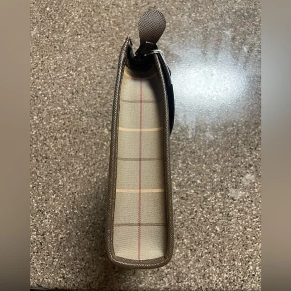 Vintage Burberrys Nova Check Clutch NWT - Picture 4 of 9